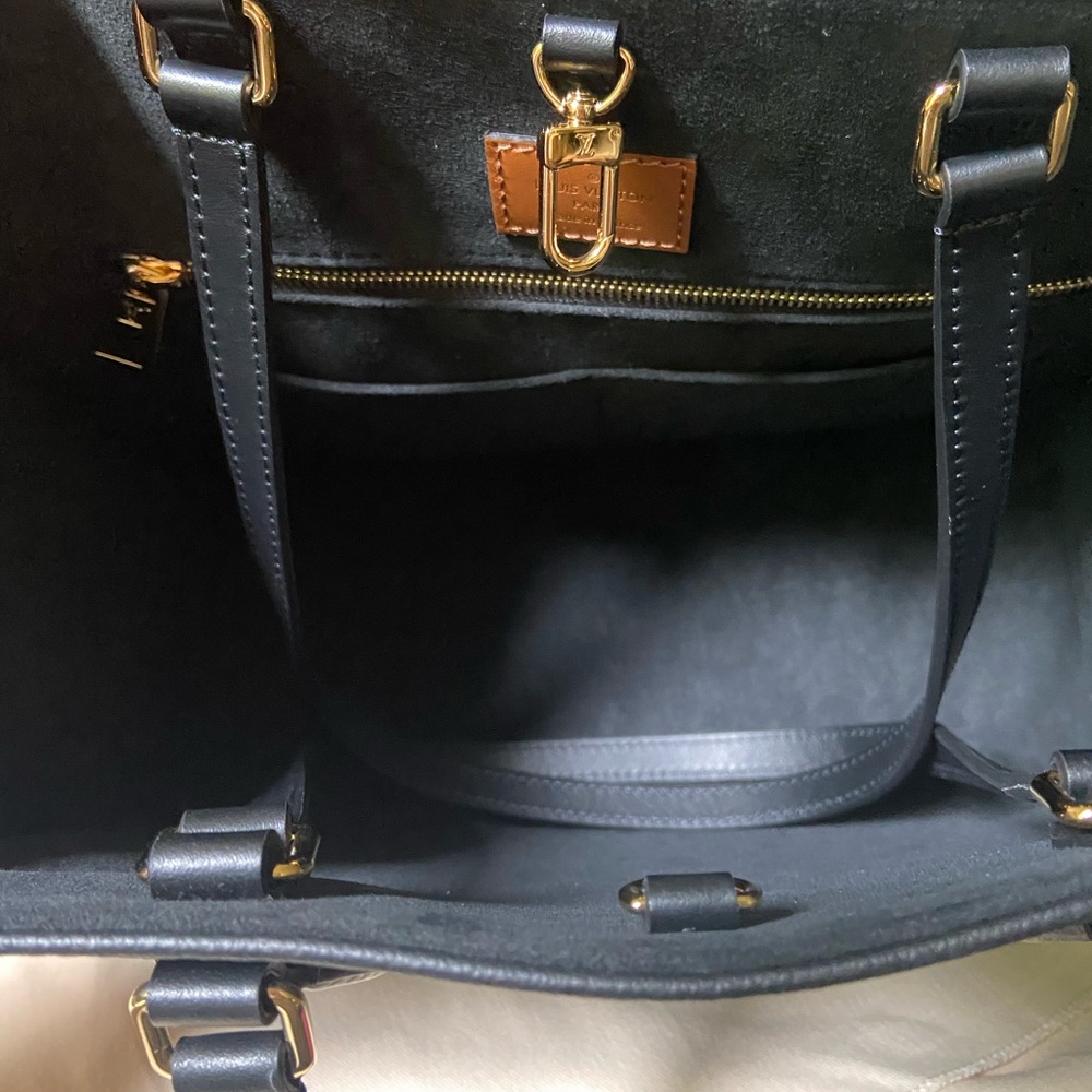 New! Louis Vuitton Wild at Heart Onthego MM Noir! - Picture 10 of 13